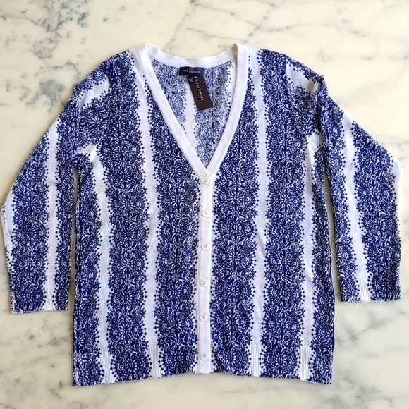 NWT. The Limited Linen Cotton Blue and White Floral 3/4 Sleeve Cardigan Sweater. - Picture 3 of 4